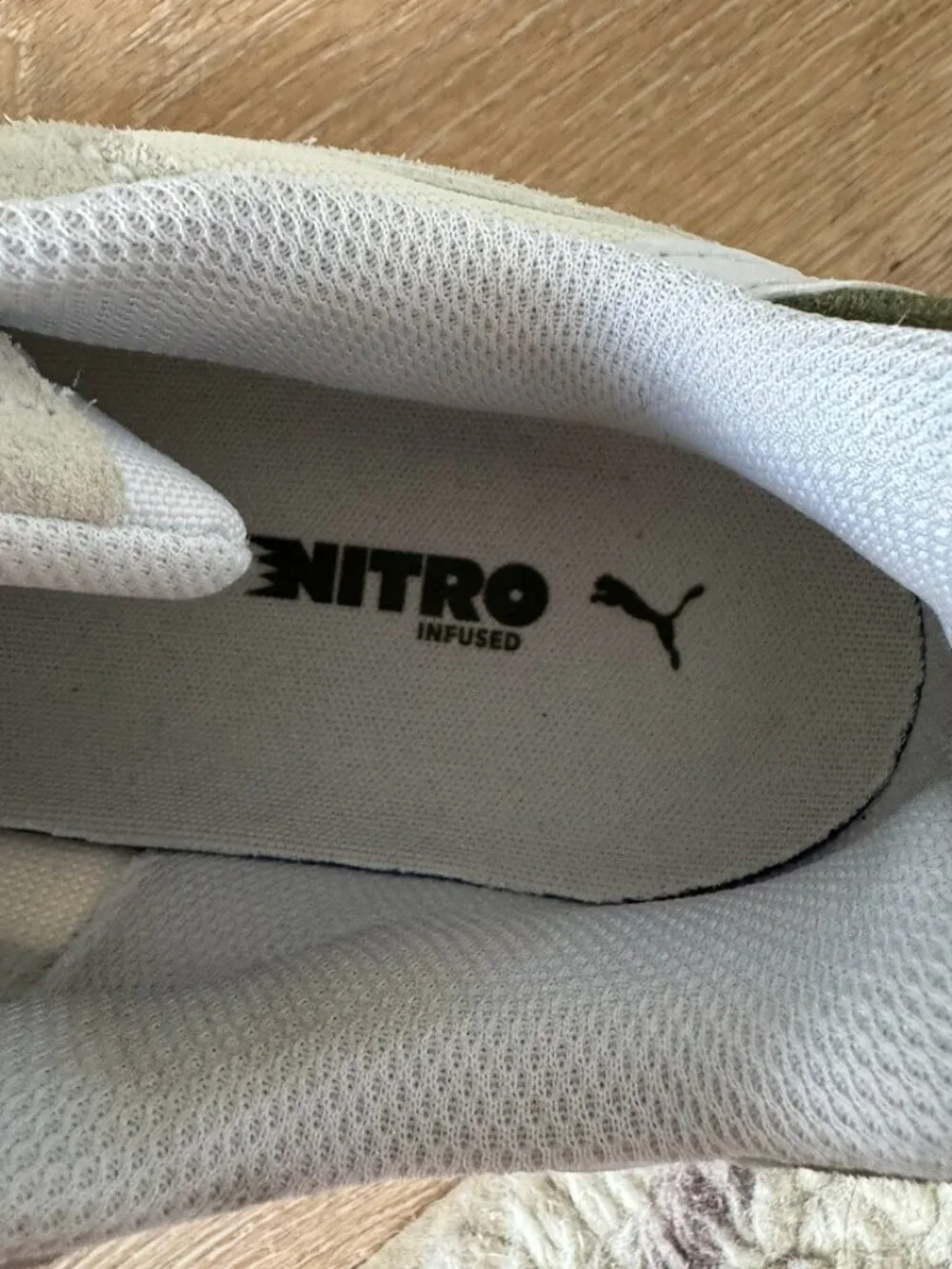 Puma White + Green Sneakers in Size 10